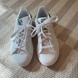 NWOT Adidas White and Green Stan Smith Sneakers